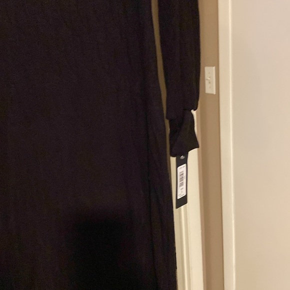 Bebe Large Fitting Dress! Never Worn, has tags! Very very cute! - Picture 4 of 5